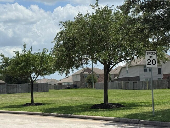 Building Photo - 21527 Indigo Ruth Dr