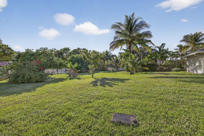 Building Photo - 11646 63rd Ln N