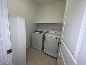 Building Photo - 612 Emerson Creek Ct