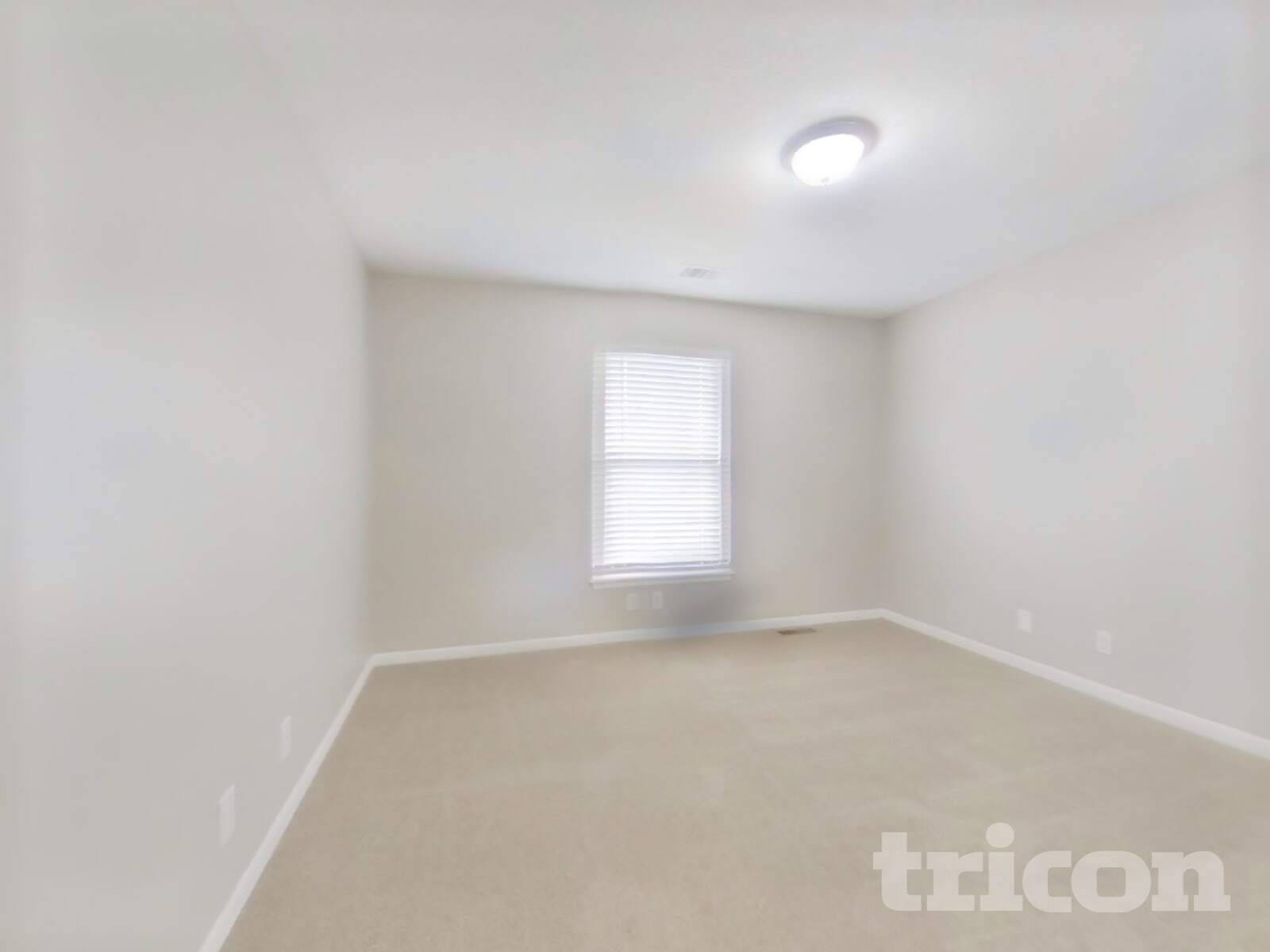 Building Photo - 2220 Makayla Ln