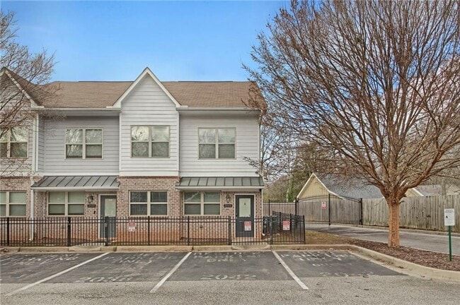 Building Photo - 2042 Bolton Rd NW