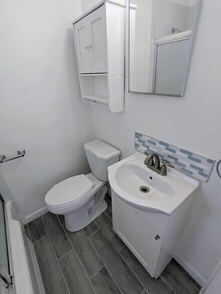 Building Photo - 209 10th St