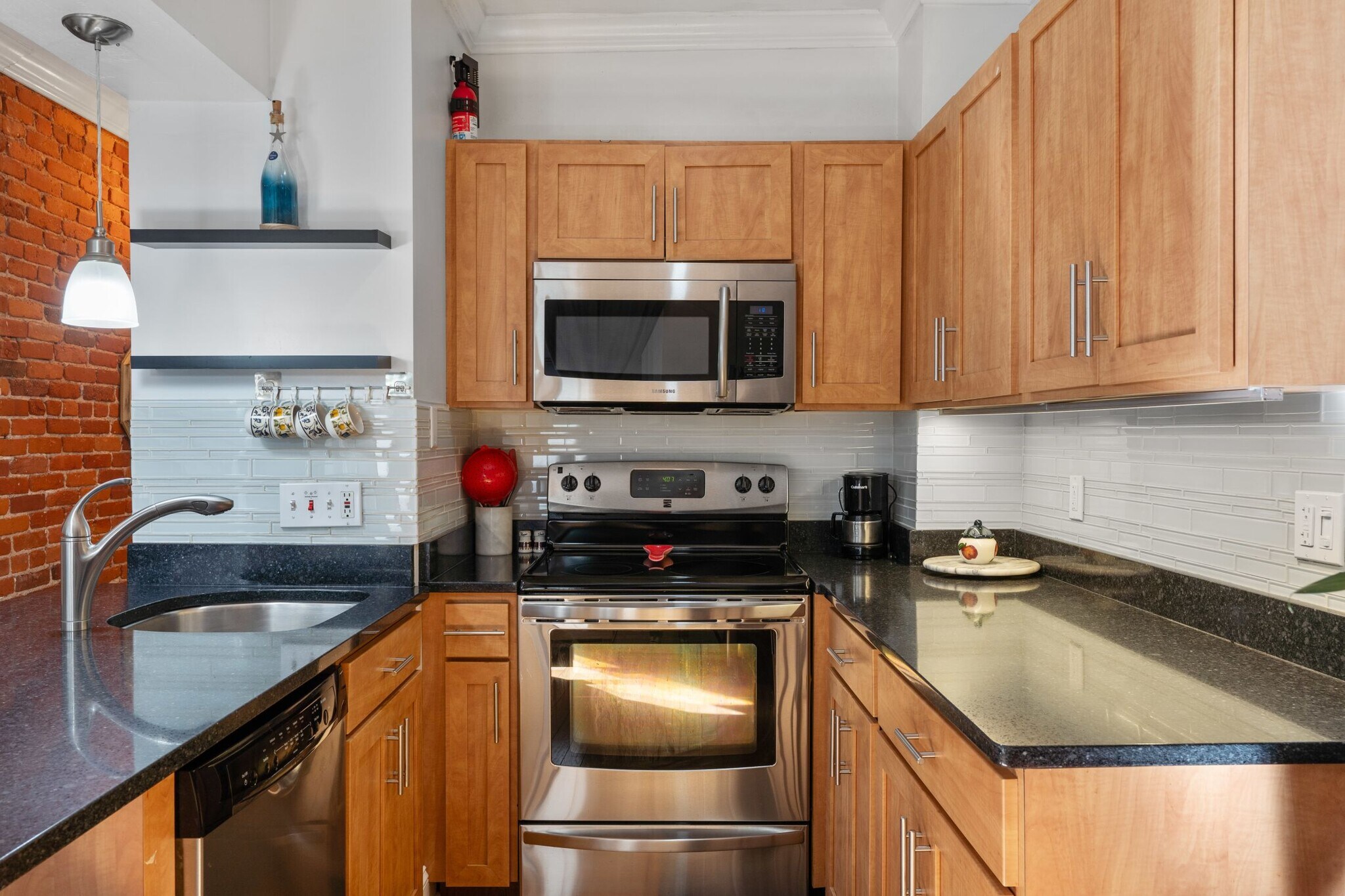 Building Photo - 38A Charter St