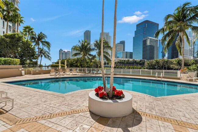 Building Photo - 801 Brickell Key Blvd