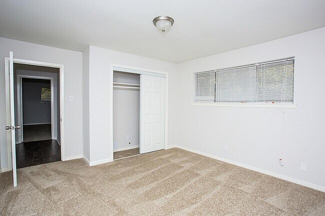 Building Photo - 6407 Nuben St
