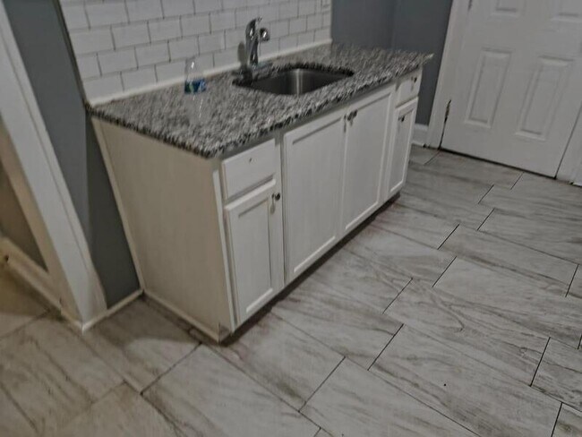 Building Photo - 13315 Madison Ave