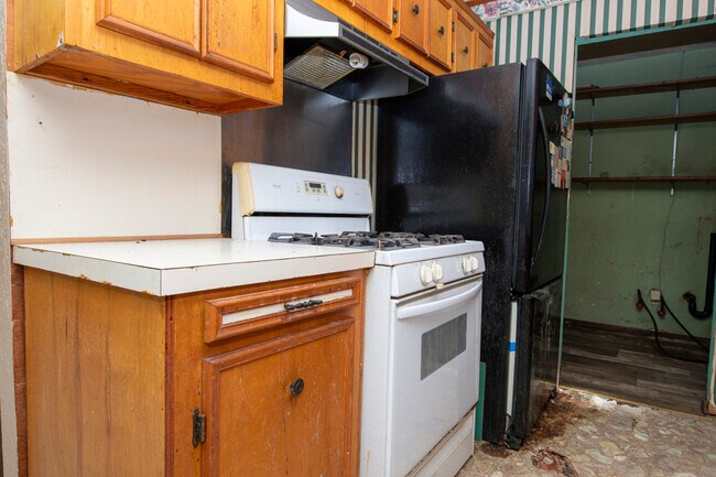 Building Photo - 407 Nugier Ave