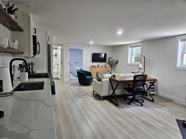 Building Photo - 90 Shrewsbury Ave