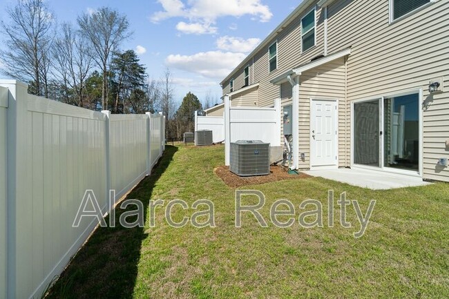 Building Photo - 1033 Plumcrest Dr