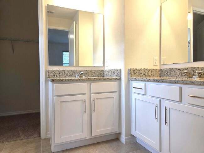 Building Photo - 55+ Gated Community at Palms at Serenoa