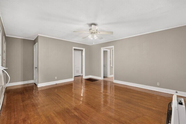 Building Photo - 3100 Breeze Terrace