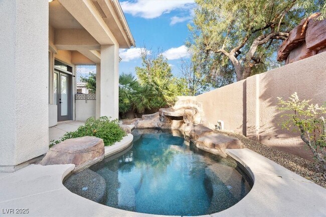 Building Photo - 10013 Alegria Dr