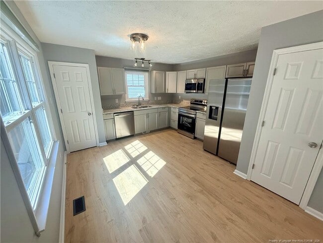 Building Photo - 6439 Applewhite Rd