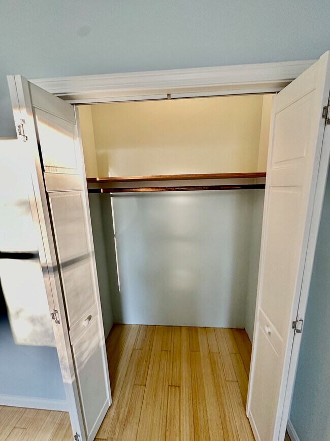 Building Photo - 107 Emery St