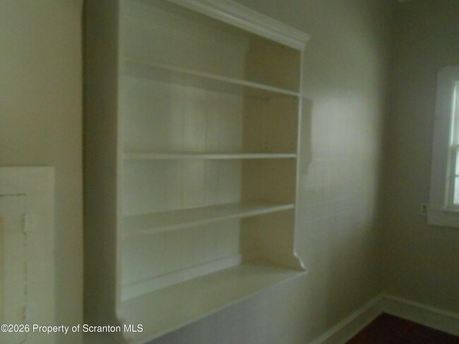 Building Photo - 624-624 N Main St