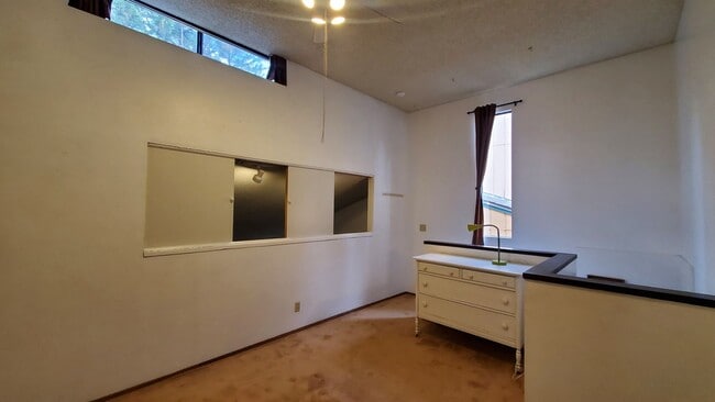 Building Photo - 1 BDRM Kings Run Condo w/ HOA Amenities, V...
