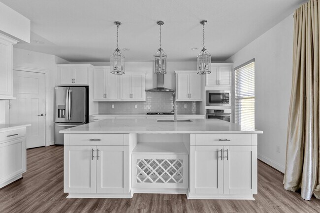 Building Photo - Exquisite 4-bedroom, 2.5-bath home located in the charming city of Chesapeake