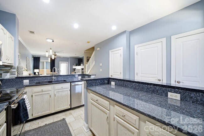 Building Photo - 1029 Park West Dr