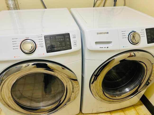 Building Photo - 1914 Aspen Dr