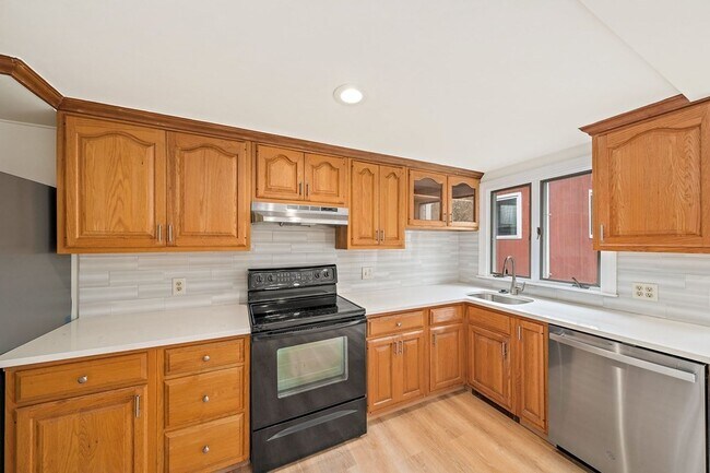 Building Photo - 11 Suban Pl