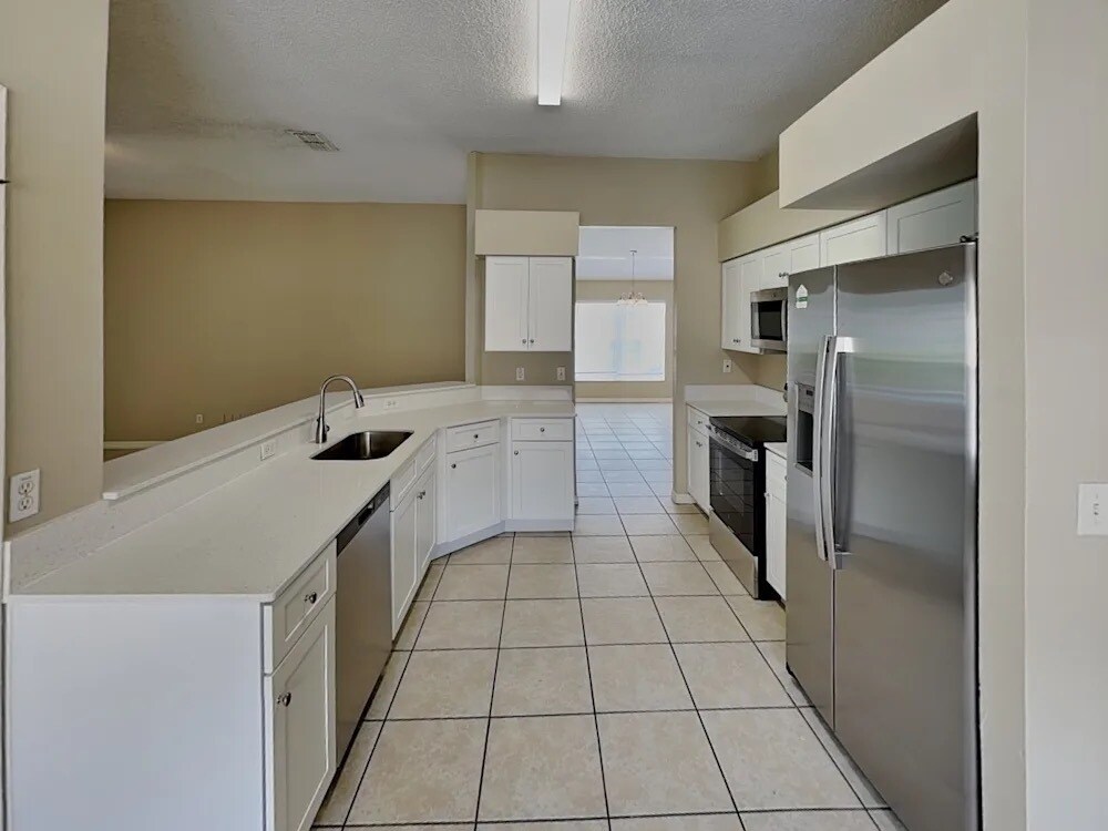 Building Photo - 2539 Chatham Cir