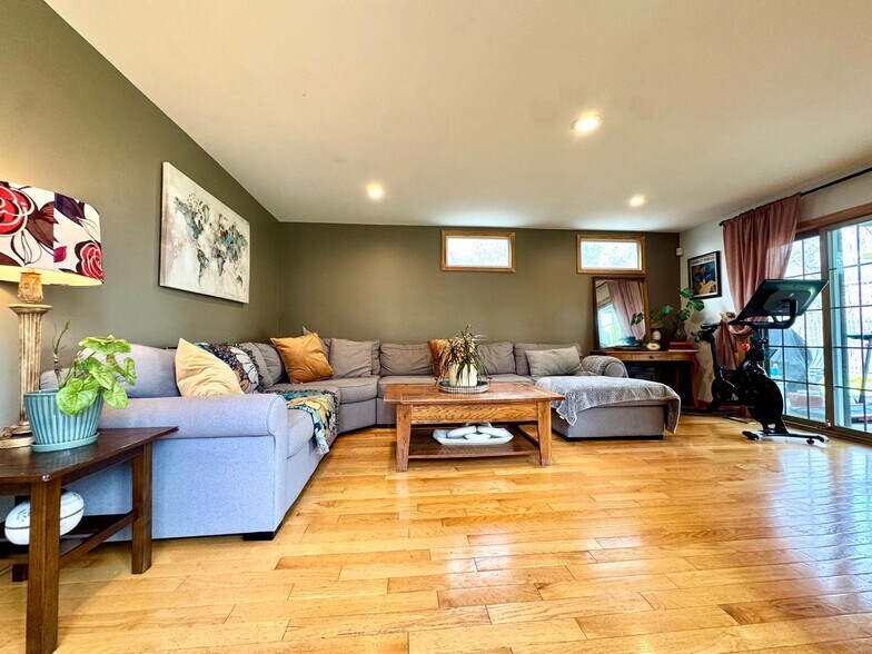 Building Photo - 611 Harvard Rd