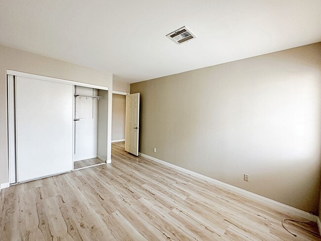 Building Photo - REMODELED 3 BEDROOM HOME IN SOUTH SHORES