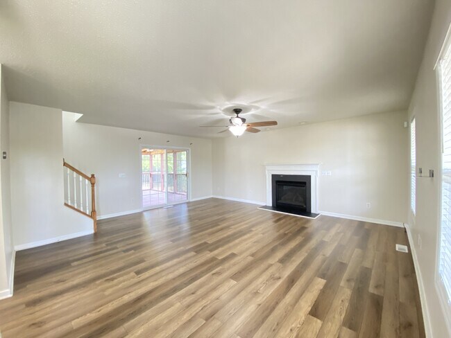 Building Photo - 346 Cresthaven Dr