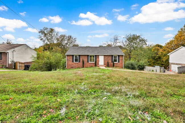 Building Photo - 3 Bedroom and 2 Bathroom with Finished Basement near Fort Campbell