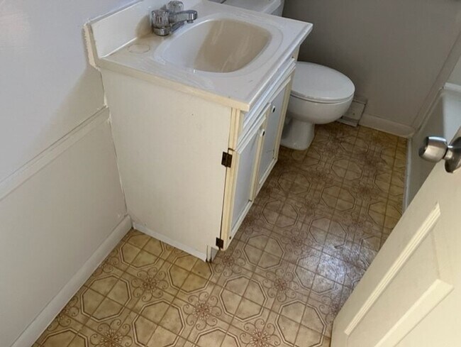 Building Photo - 2144 S 2nd St