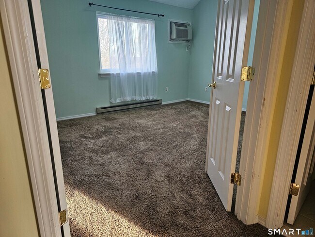 Building Photo - 151 Shelter Rock Rd