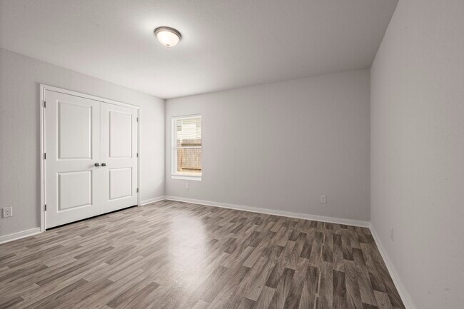 Building Photo - 15555 Taylorcrest Dr