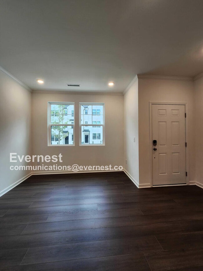 Building Photo - 1540 Crescent Townes Wy