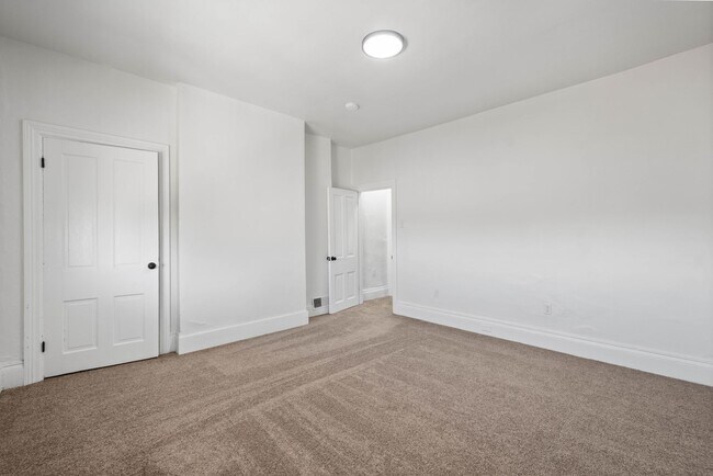 Building Photo - 124 Fitler St