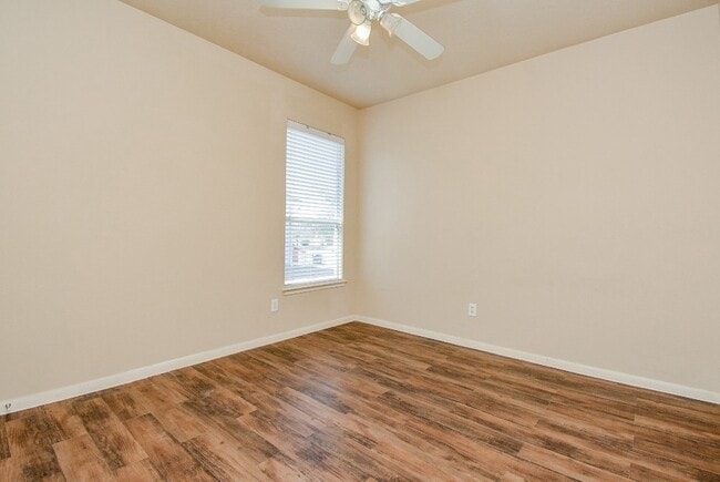 Building Photo - 4310 S Vineyard Mdw Ln