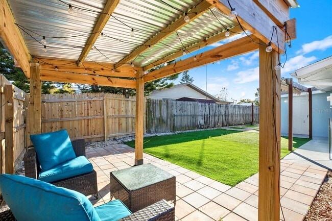 Building Photo - 7902 Canna Dr