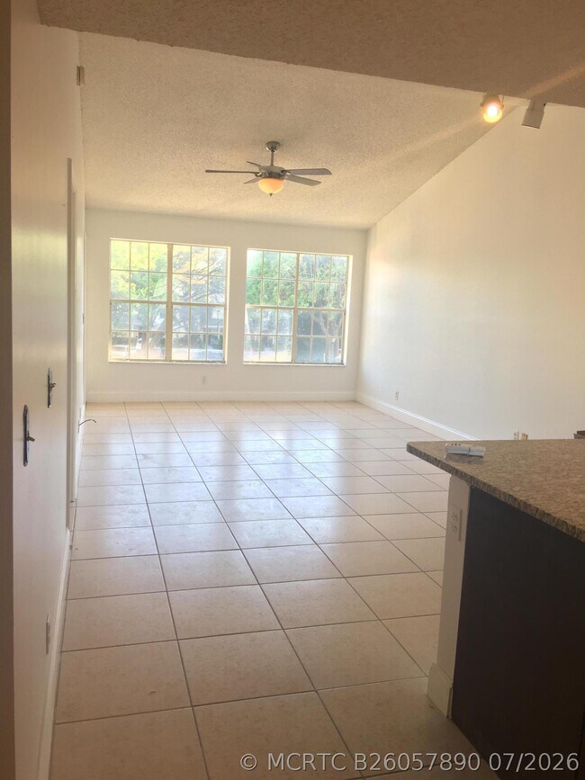 Building Photo - 6283 La Costa Dr