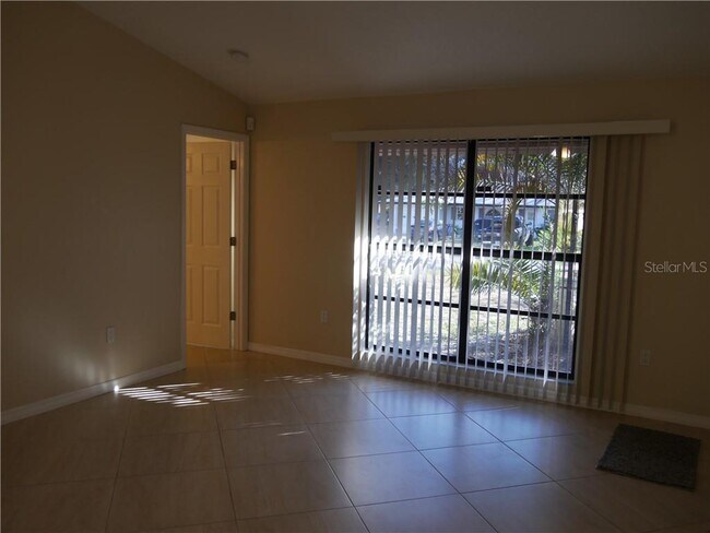 Building Photo - 3026 Vinson Ave