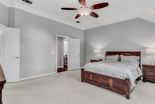 Building Photo - 4421 Oak Knoll Dr