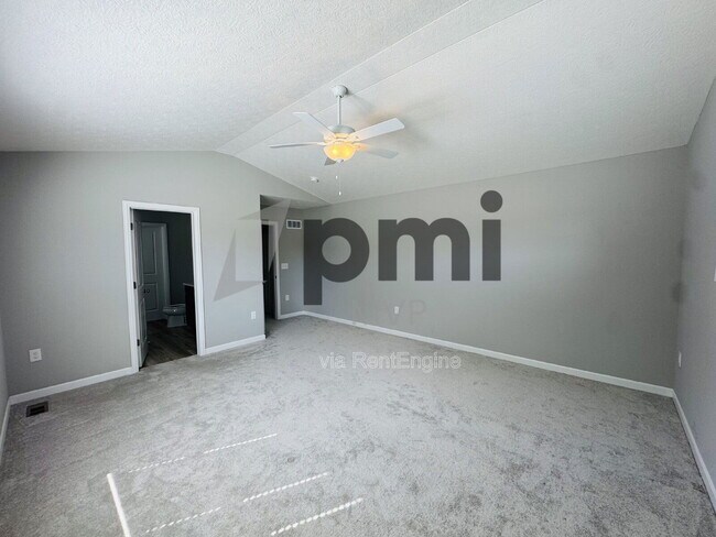 Building Photo - 5749 Shadowfair Ln