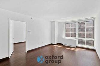 Building Photo - East 10th Street