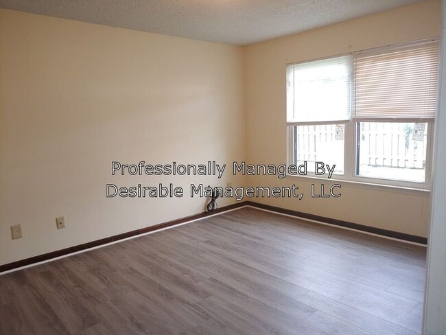 Building Photo - 147 Windsor Castle Dr