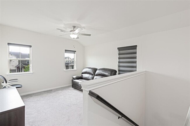 Building Photo - 224 Bella Luna Way