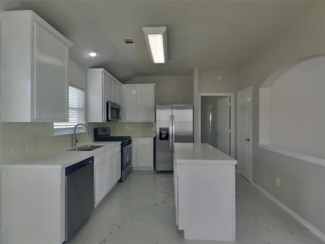 Building Photo - 318 Annatto Ln