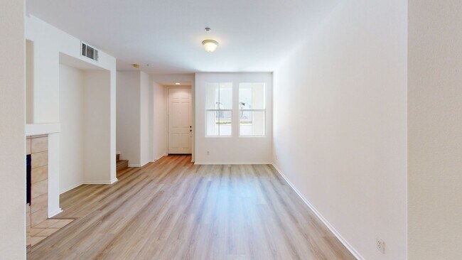 Building Photo - 7870 Via Belfiore
