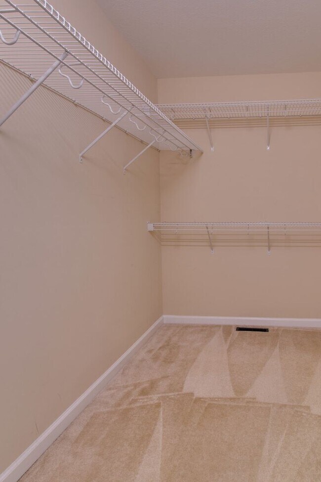 Building Photo - 2859 Teakwood Dr