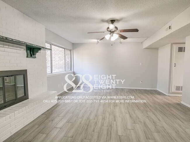 Building Photo - *AVAILABLE NOW!* Spacious 3 Bed/2.5 Bath Condo in East Norman!