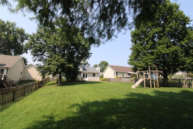Building Photo - 912 Oakwood Farms Ln