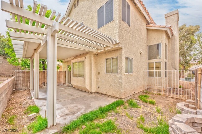 Building Photo - 1051 Overture Dr