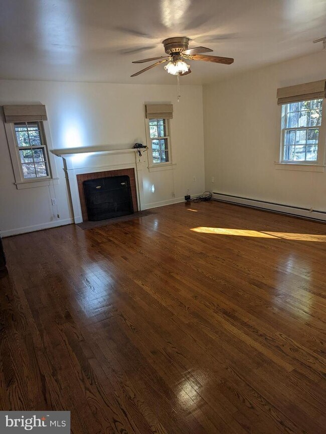 Building Photo - 24580 Linwood Farm Ln